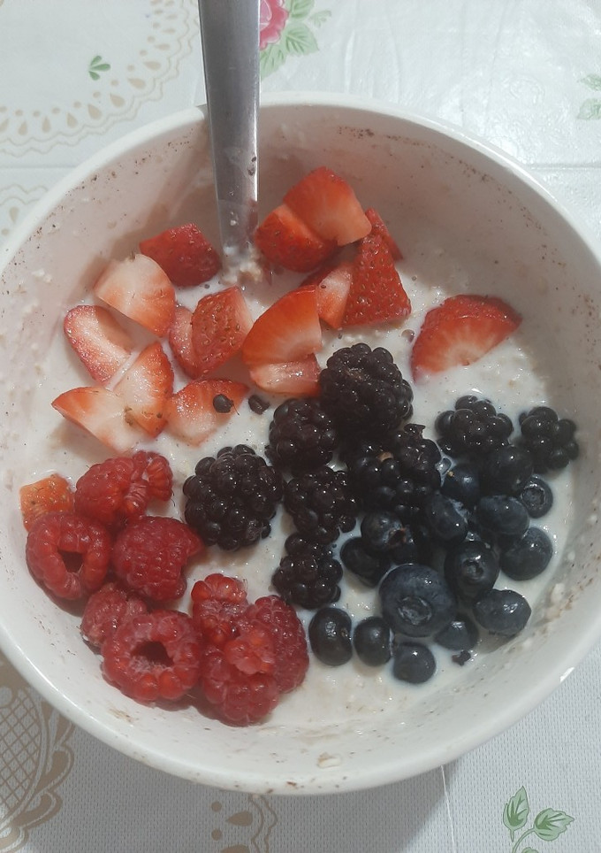 Una foto de Avena con frutos rojos