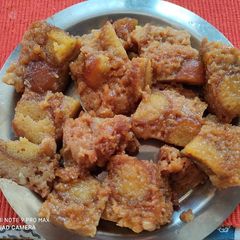 A picture of Gulab jamuni pudding.