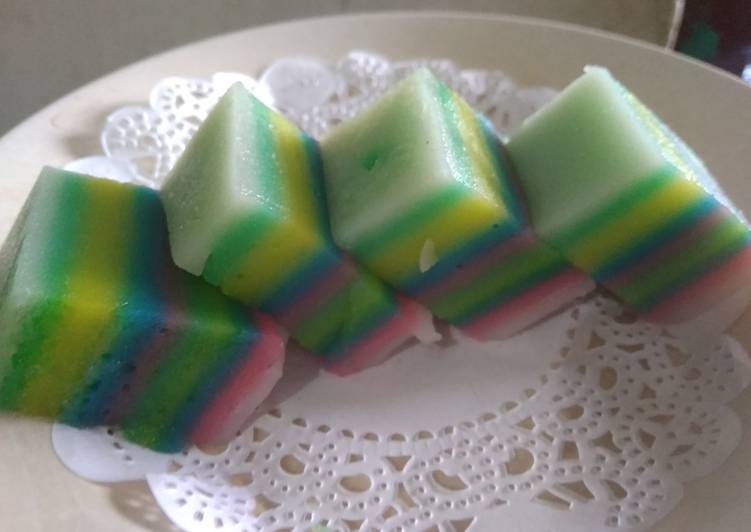 Kue lapis beras pelangi