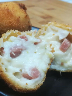 Una foto de Croquetas melosas de jamón