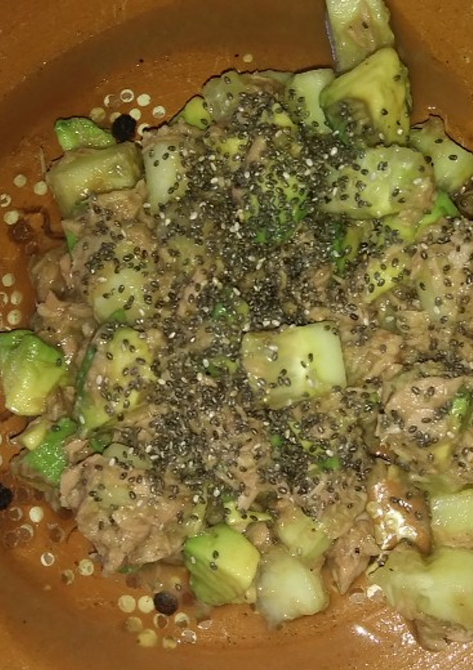 Una foto de Ensalada de atún y pepino🐟