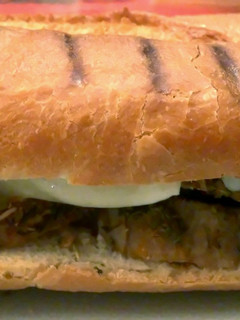 Foto principal de Bocadillo de lomo a la sal con queso