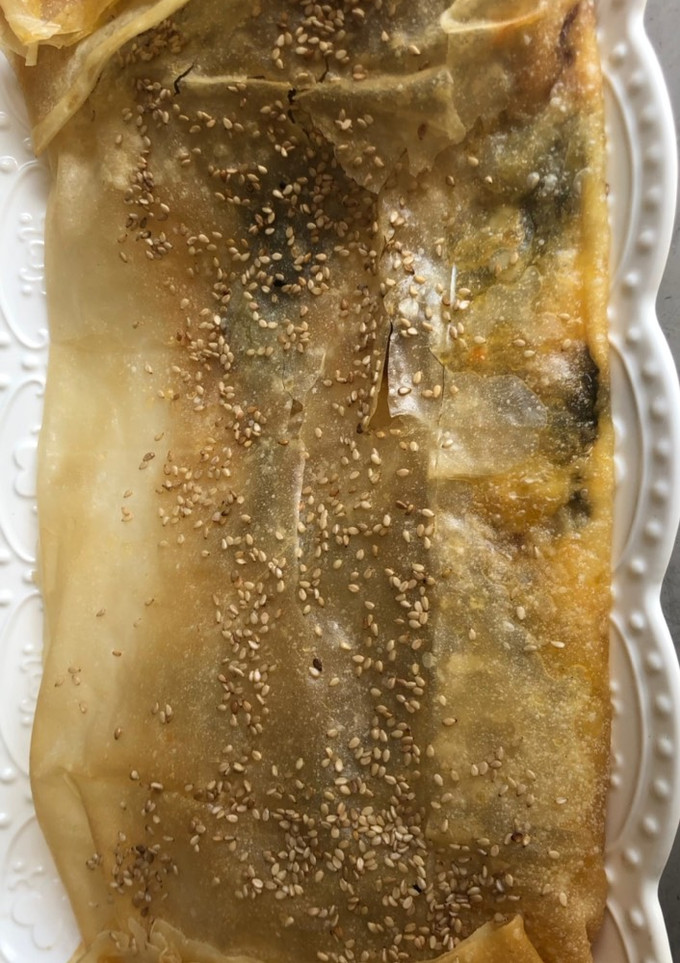 Una foto de Arollado caprese de masa philo 🤤🤤🤤