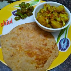 A picture of Plan Punjabi style paratha.