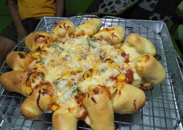 Resep Pizza Cheesy Bites Dengan Saus Tomat Home Made😊😊 yang enak dan Mudah Dibuat