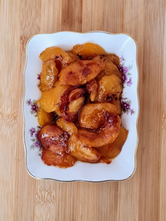 Una foto de Nísperos a la canela 🧡 Níspero, una joyita de primavera en receta saludable y km cero 🧡