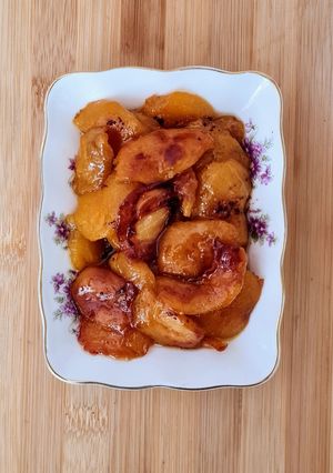 Una foto de Nísperos a la canela 🧡 Níspero, una joyita de primavera en receta saludable y km cero 🧡