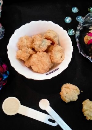 A picture of Coconut macaroons.
