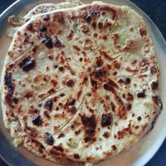 A picture of Aloo paratha.