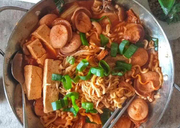 Budae Jjigae 부대 찌개