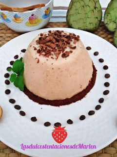 Una foto de Flan de Chirimoya con Galleta de Chocolate
