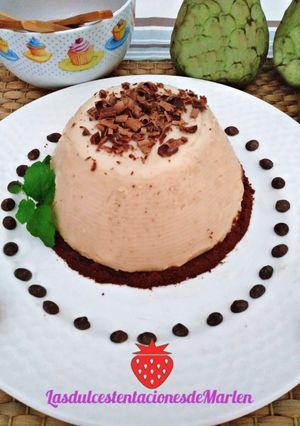 Una foto de Flan de Chirimoya con Galleta de Chocolate