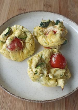 Une photo de Omelette façon muffins au Philadelphia, courgettes et tomates cerises