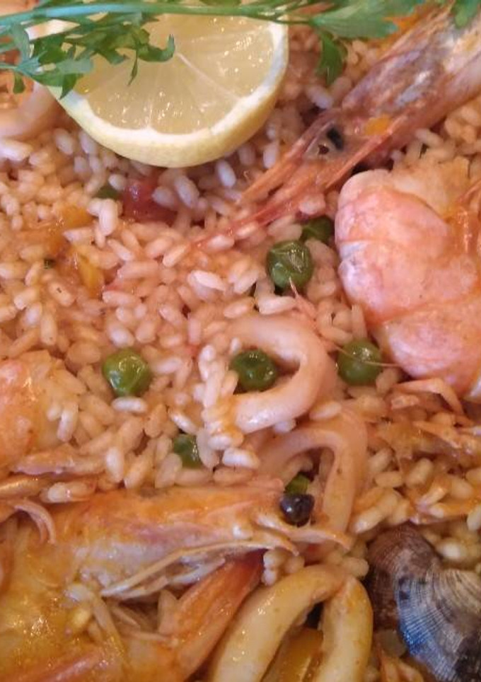Una foto de Paella de marisco para principiantes