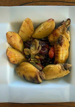 Foto principal de Alitas de pollo al horno con verduras
