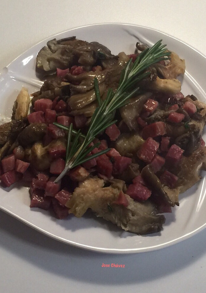 Una foto de Setas con taquitos de Serrano