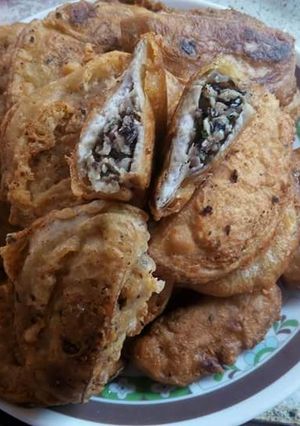 Hình của món Khoai sọ kẹp thịt chiên giòn.