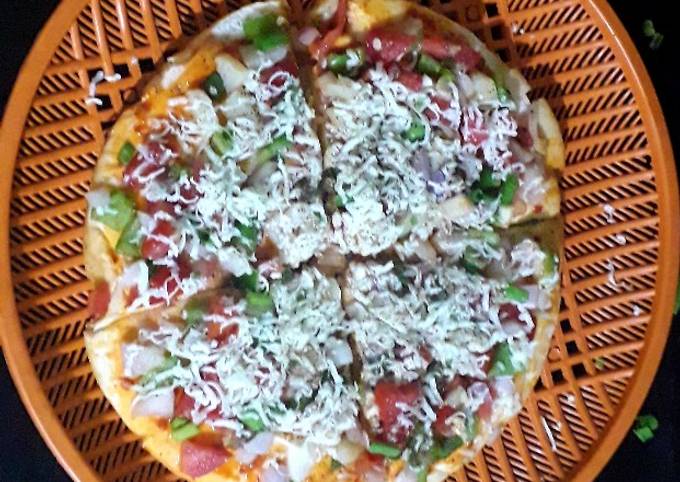 Steps to Make Ultimate Veg cheese Pizza