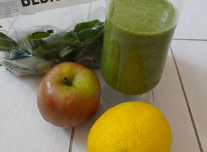 Méregtelenítő zöld smoothie recept fotója