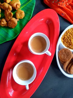 कड़क अदरक मसाला चाय (Kadak adrak masala chai recipe in hindi) रेसिपी मुख्य फोटो