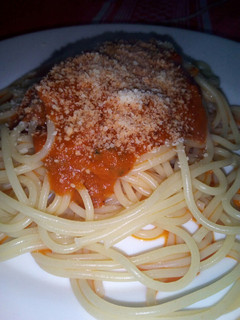 Una foto de Pasta con salsa de jitomate