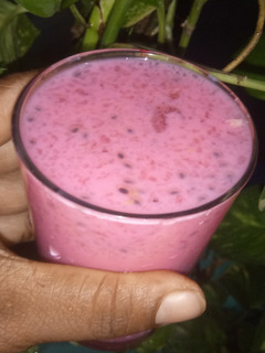 ஜில் ஜில் ரோஸ்மில்க் (Rosemilk recipe in tamil) செய்முறை முக்கிய புகைப்படம்