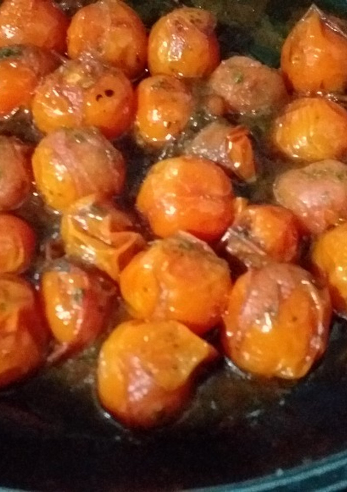 Una foto de Tomates cherry confitados
