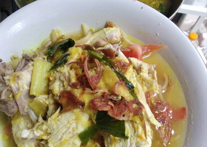 Soto ayam kuah bening