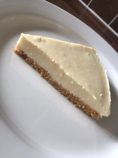 Una foto de Cheesecake de limón • Lemon cheesecake 🍋