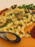 Mis fussiles al fierrito en salsa de mejillones