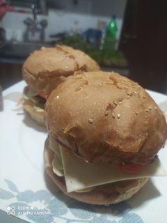 बर्गर (Burger recipe in Hindi) रेसिपी मुख्य फोटो