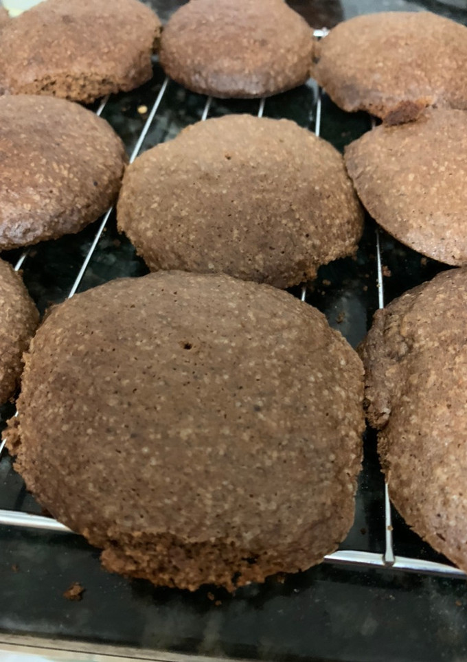 Una foto de Galletitas de aceite con chocolate 🍫