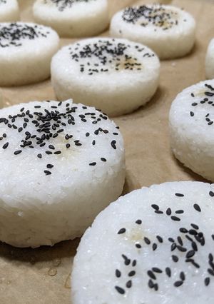 A picture of Chicken & vegan onigiri.