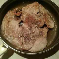 A picture of Simply fried pork chops.