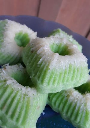 Foto resep Putu Ayu Keju Pandan Takaran Sendok