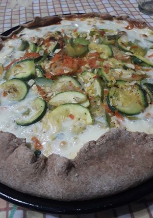 Una foto de Tarta de verduras con masa integral