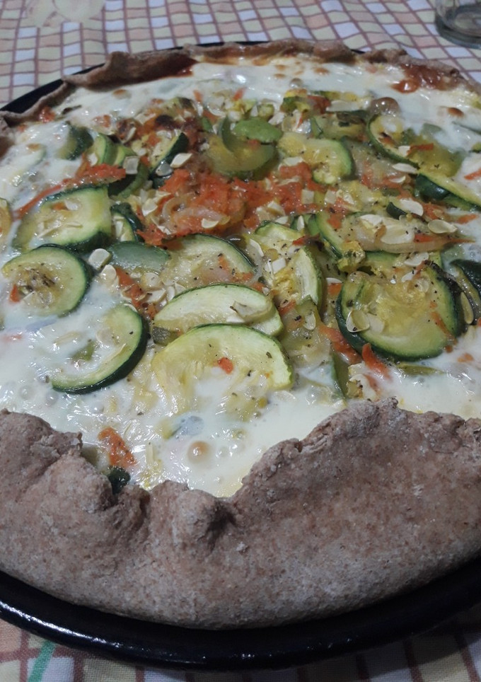 Una foto de Tarta de verduras con masa integral