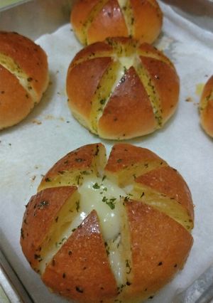 Foto resep Korean Cream Cheese Garlic Bread