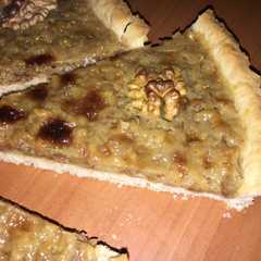 A picture of Kuchen de Nuez (tarta de nuez).