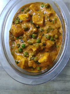 शाही मटर पनीर (shahi mater paneer recipe in hindi) रेसिपी मुख्य फोटो