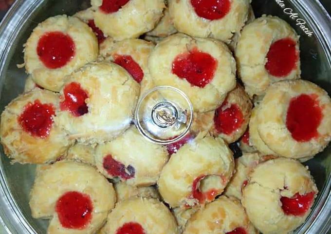 Strawberry thumbprint cookies