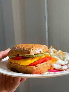 Hình của món Bánh bao chiên nồi chiên k dầu kẹp trứng.