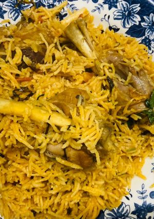 A picture of Mutton leg shanks biriyani.