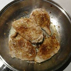 A picture of Chicken filets.