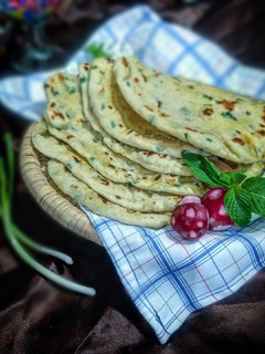 عکسی از دستور نان پیازچه تابه ای