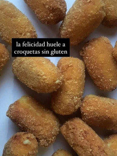 Una foto de Croquetas sin gluten de crema de chorizo y queso curado