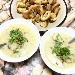 Mushroom & chicken sweet corn soup A picture of Mushroom & chicken sweet corn soup.