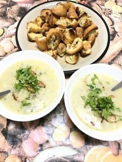 A picture of Mushroom & chicken sweet corn soup.