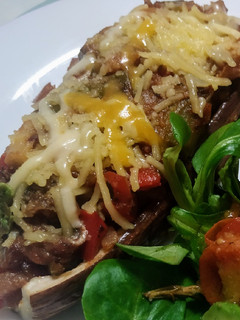 Una foto de Berenjenas rellenas de verdura y anchoas