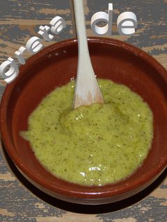 Una foto de Vinagreta de ajo y hierbas aromáticas